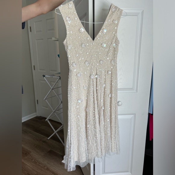EUC LIKE NEW Beaded Sequin Cream V Neck Adrianna Papell Dress Cocktail Flowers 2 - Picture 3 of 6
